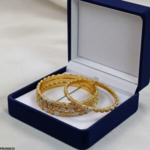 Dotted/Cluster Ball 4 Pcs Of Bangles Set